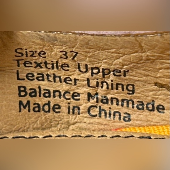 NWB Matiko Lori Sling-Back Shoes in Hawaiian Print, Pointed Toes, 6.5 US (37 EU) - Picture 9 of 13